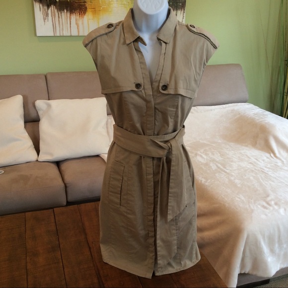 Zara Dresses & Skirts - Zara sleeveless buttoned dress